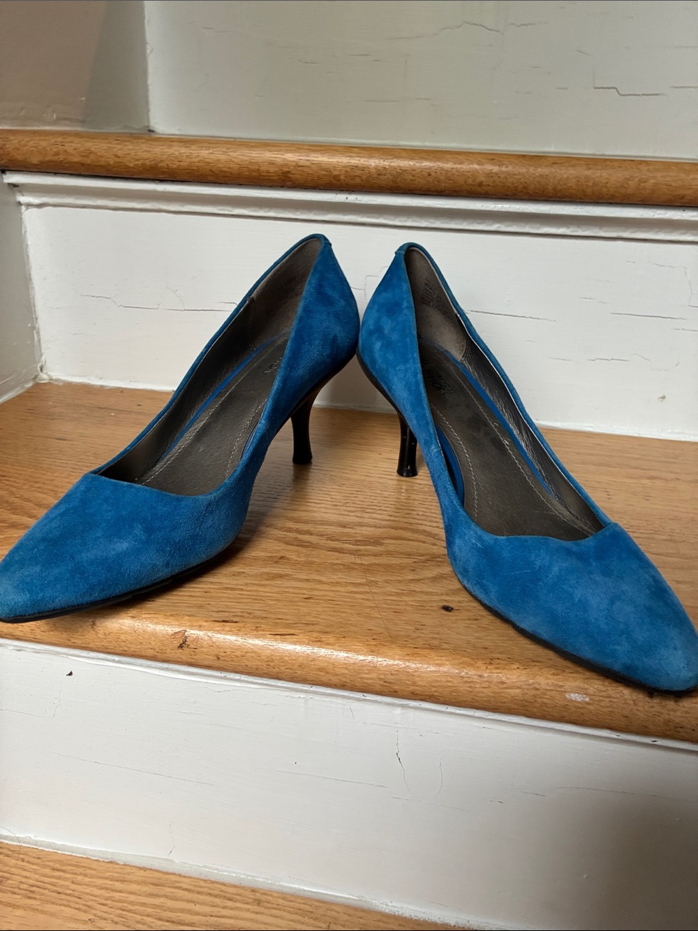 Kenneth Cole Reaction Turquoise blue suede pumps